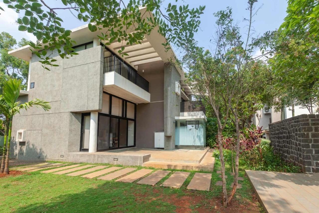 Villa Foresta By Stayvista With Modern Decor, Swimming Pool & Expansive Lawn For A Perfect Escape Lonavala Exterior photo