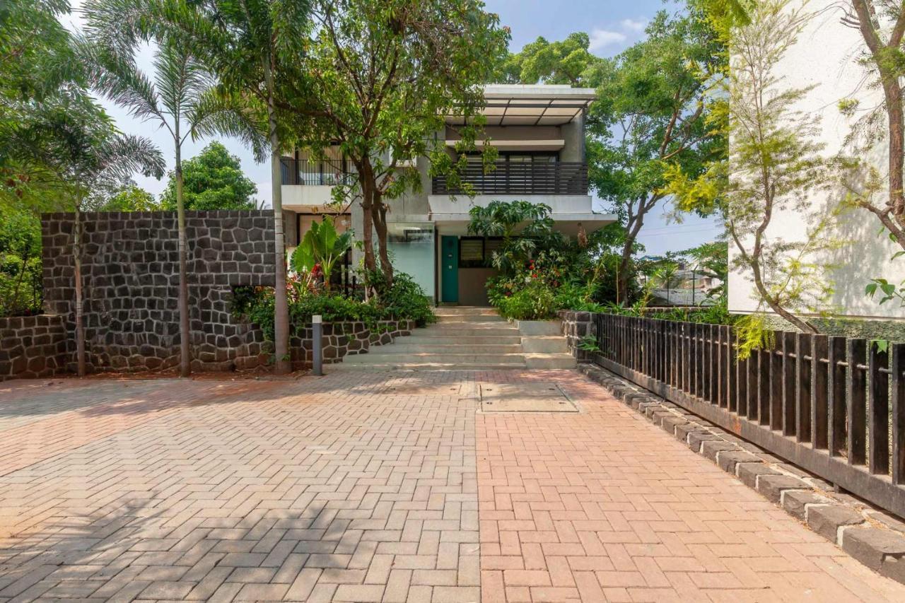 Villa Foresta By Stayvista With Modern Decor, Swimming Pool & Expansive Lawn For A Perfect Escape Lonavala Exterior photo
