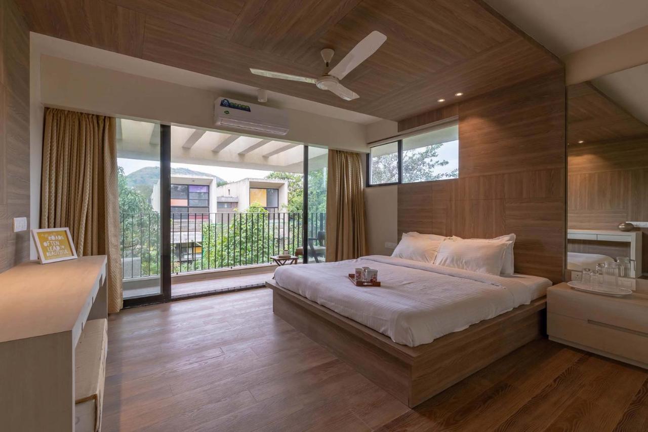 Villa Foresta By Stayvista With Modern Decor, Swimming Pool & Expansive Lawn For A Perfect Escape Lonavala Exterior photo