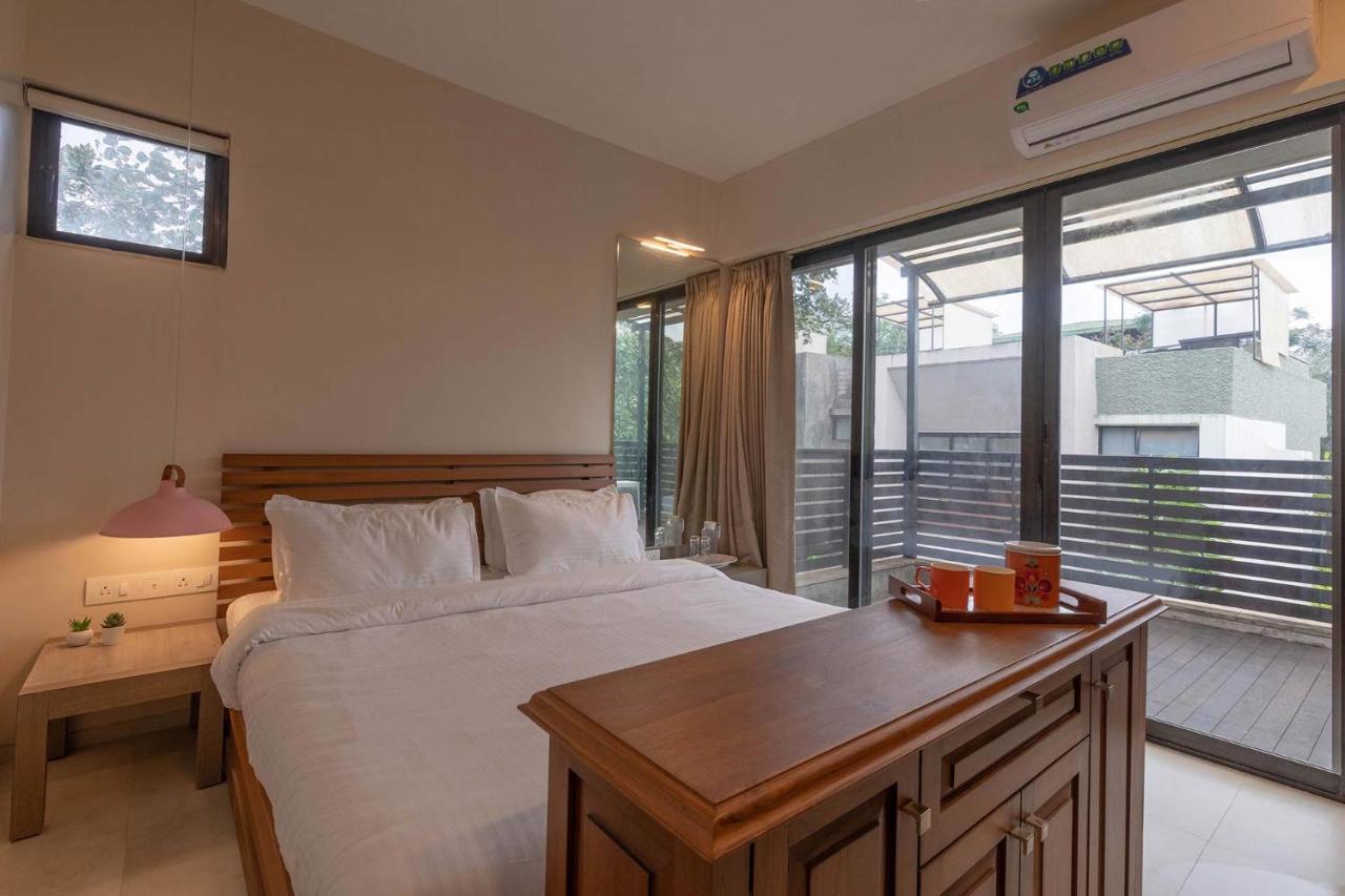 Villa Foresta By Stayvista With Modern Decor, Swimming Pool & Expansive Lawn For A Perfect Escape Lonavala Exterior photo