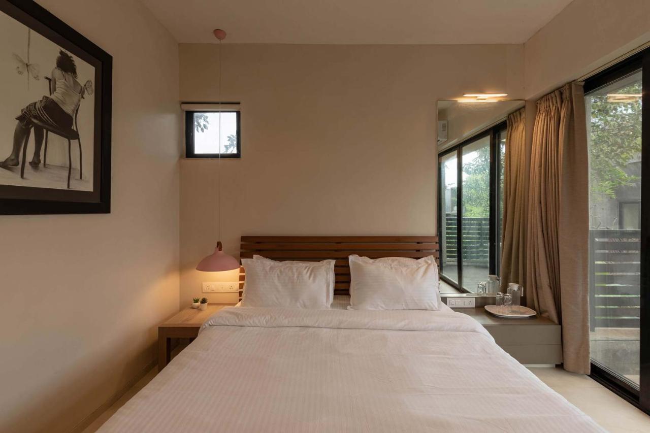 Villa Foresta By Stayvista With Modern Decor, Swimming Pool & Expansive Lawn For A Perfect Escape Lonavala Exterior photo